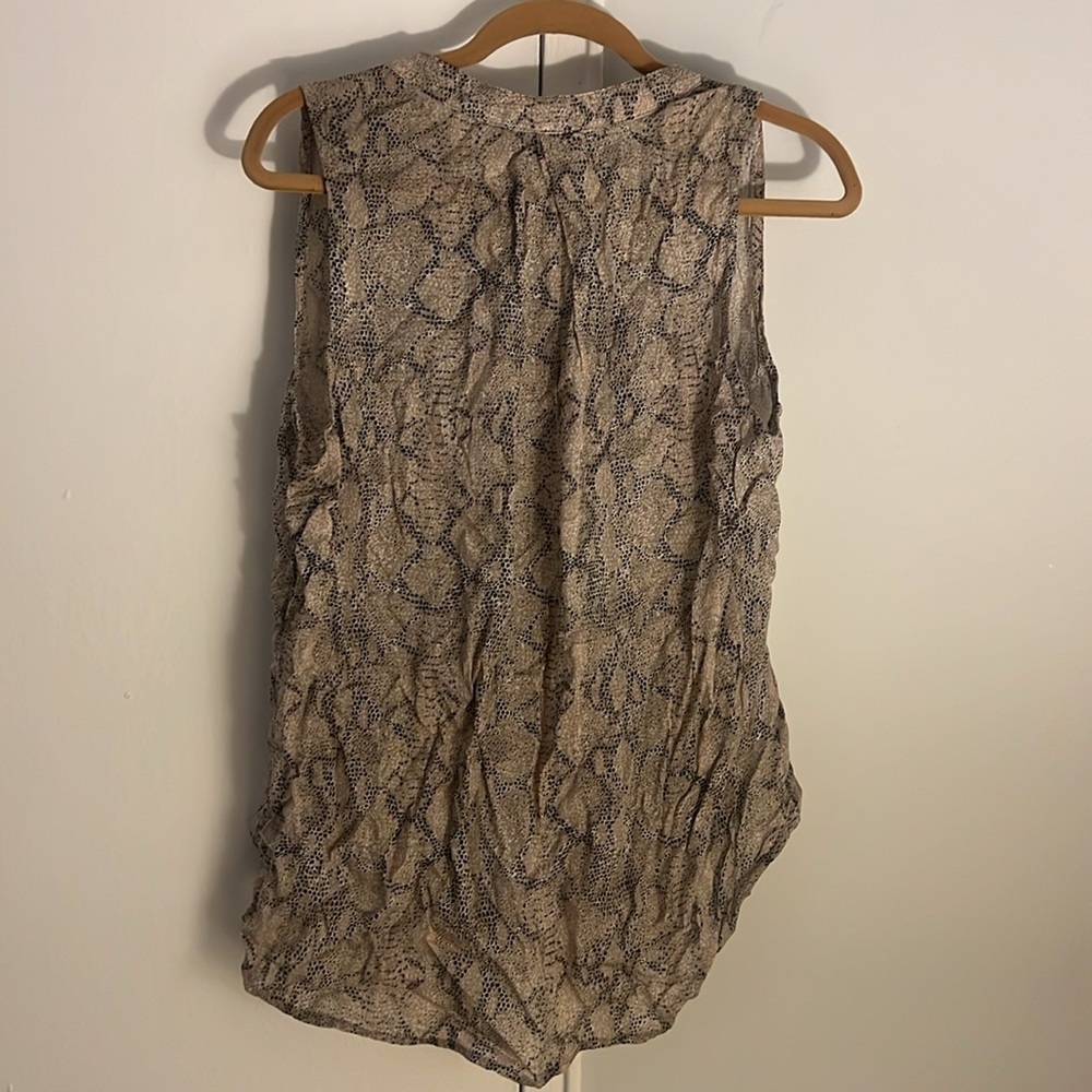 Bella Dahl women’s snakeskin sleeveless blouse size medium - Picture 4 of 4